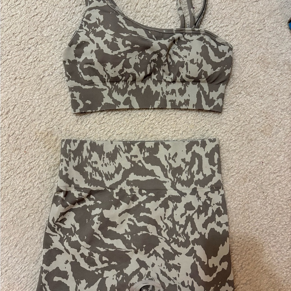 Zyia Brown Seamless Bra and Scrunchy What Shorts